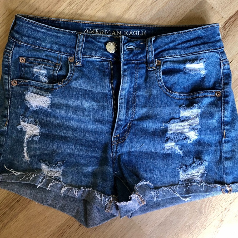 American Eagle Size 6 Shorts.  Length from waistband 12 inches.